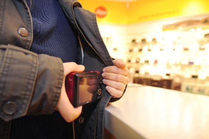 Milliardenschäden durch Diebe und unehrliche Mitarbeiter