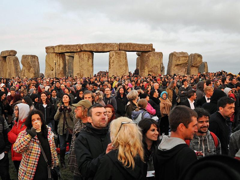 23 000 feiern Sommersonnenwende am englischen Stonehenge + FOTOS