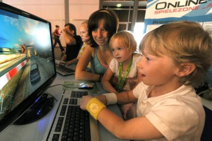 «Kinder in der digitalen Welt»: Dreijährige im Netz aktiv