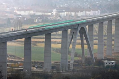 Zeitung: ICE-Strecke München-Berlin droht lange Verzögerung