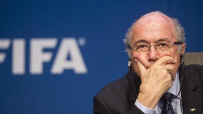 Blatter rechnet mit Präsidenten-Neuwahlen Anfang 2016