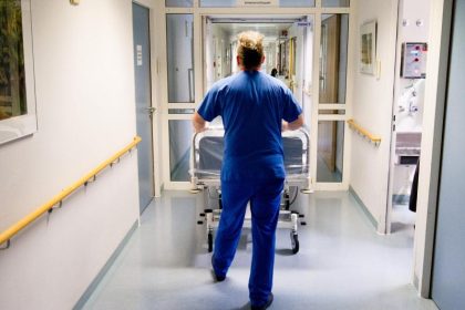 Gesundheitsminister Spahn will mehr Pflegestellen als bisher geplant