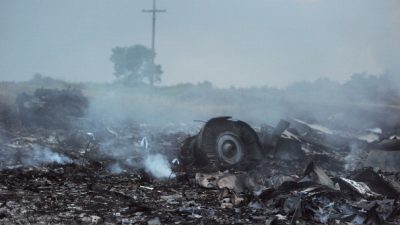 MH17: Warum auch ein Jahr später nur vertuscht und propagiert wird