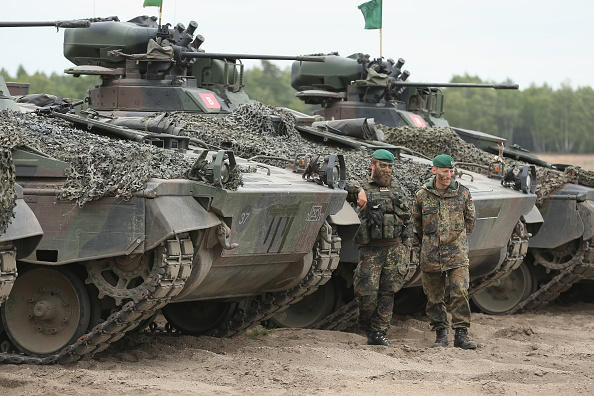 Aufrüstung gegen Russland: Truppentransporter für Bundeswehr nach Litauen verlegt