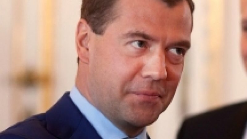 Reichste Russin verlangt Rücktritt von Regierungschef Medwedew