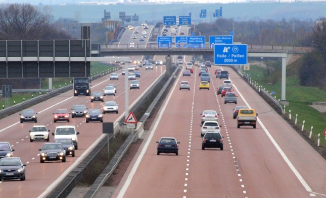 Verkehrsausschuss: Mindesttempo 100 auf deutschen Autobahnen denkbar