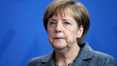 Merkel: Verhandlungen mit Athen erst nach Referendum