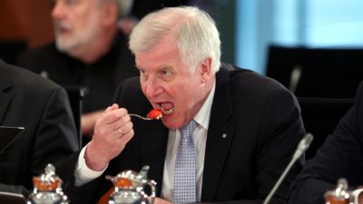 Bayerns Staatskanzleichef Huber sorgt sich um Seehofer