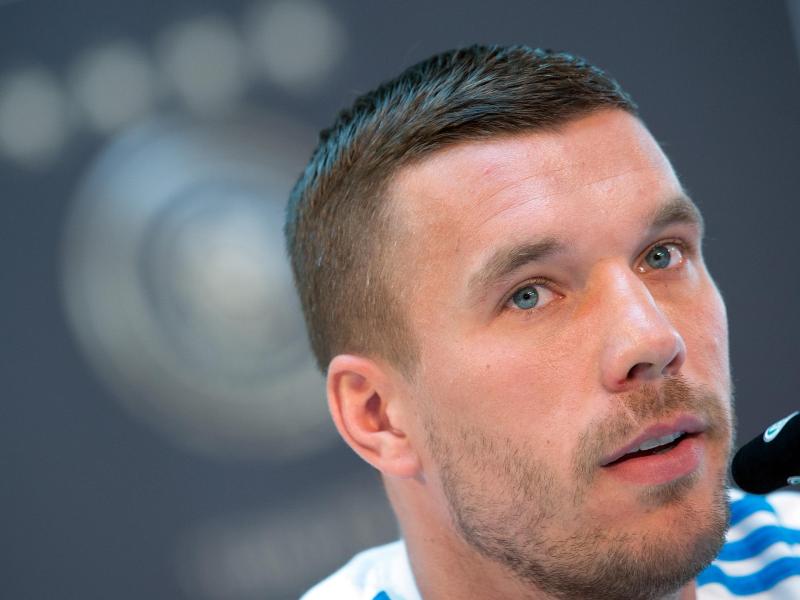 Podolski unterschreibt Vertrag bei Galatasaray