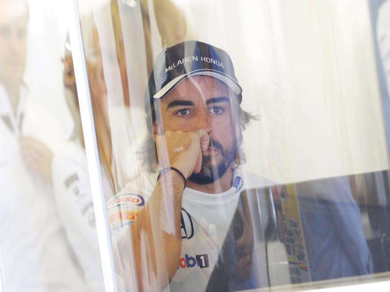 Silverstone: Alonso & Button starten in von weit hinten