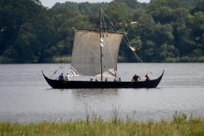 Nachgebautes Wikingerschiff gekentert: Frau gestorben