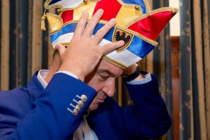 Söder wird Ritter wider den tierischen Ernst