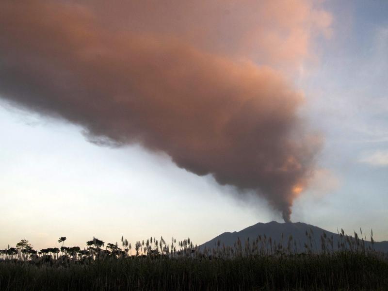 Ulawun in Papua-Neuguinea: Einer der gefährlichsten Vulkane der Welt stößt Aschewolke aus