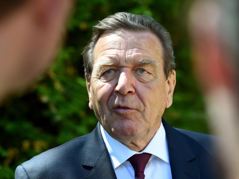 NSA spähte Schröder auch als Ex-Kanzler noch aus