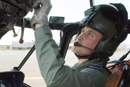 Prinz William fliegt im Schichtdienst