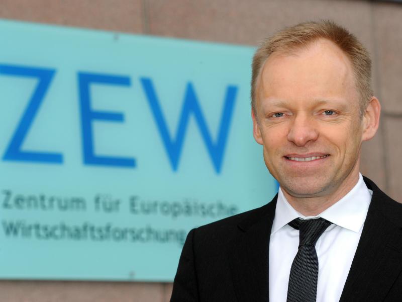 ZEW-Chef Clemens Fuest: Drittes Hilfspaket für Athen eigentlich nicht legal