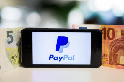 Bezahldienst Paypal startet mit Plus an der Börse