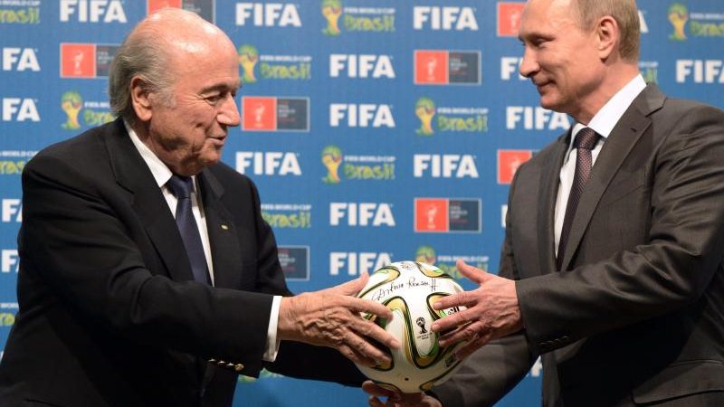 Präsidenten-Treff in Petersburg von Putin & Blatter