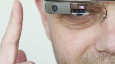 Blog: Google schwenkt bei Datenbrille Glass auf Firmen um