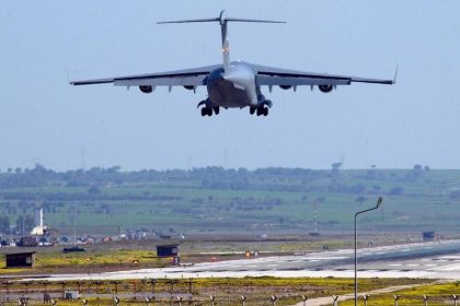 Kanadisches Militärflugzeug bricht Flug wegen Corona-Infektionskette ab