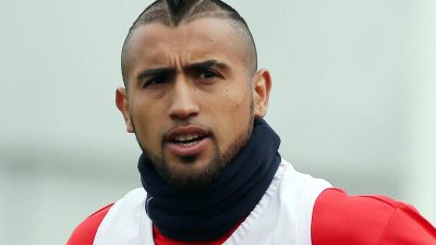 Vidal auf dem Weg zum Vertragsabschluss in München