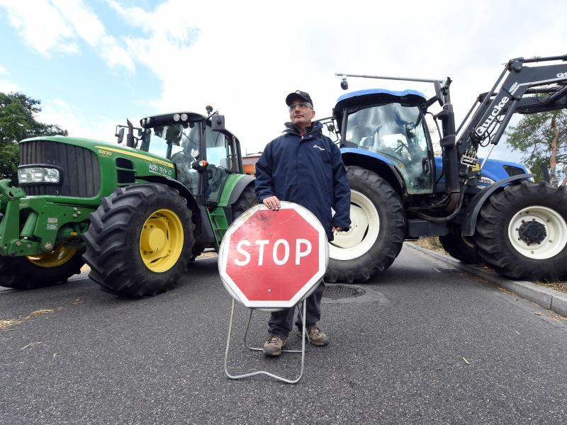 Tausende Bauern mit Traktoren protestieren in Hamburg