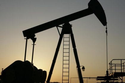Ölpreisverfall und Unsicherheit an den Finanzmärkten lässt Gewinne von Ölkonzernen sinken
