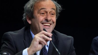 Platini kandidiert für Blatter-Nachfolge als FIFA-Chef