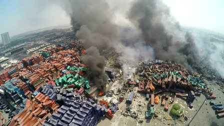 Dringende Evakuierung: Neue Explosionen und Feuer in Tianjin Gefahrgut-Lagern