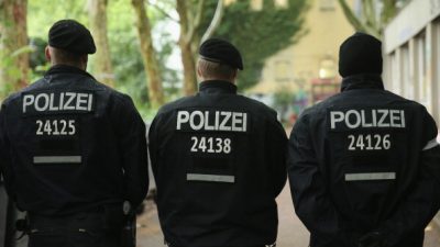 Großeinsatz der Polizei: SEK stürmt Dörfchen bei Meißen