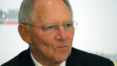 Schäuble steuert auf Milliardenüberschuss zu