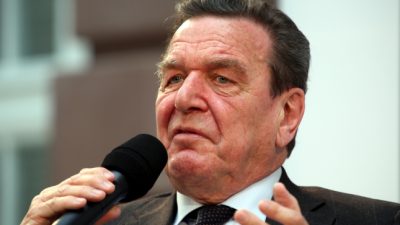 Altkanzler Schröder fordert Agenda 2020 für mehr Einwanderung