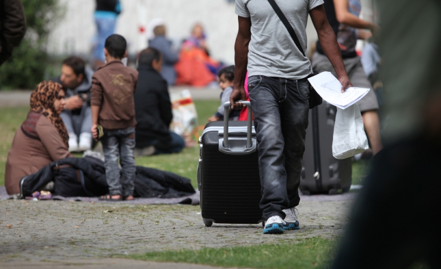 Bundesregierung will Flüchtlingsprognose deutlich anheben