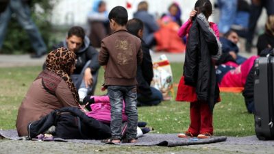 Innenminister: 800.000 Flüchtlinge bis Jahresende – Hohe Flüchtlingszahlen bleiben „für einige Jahre“