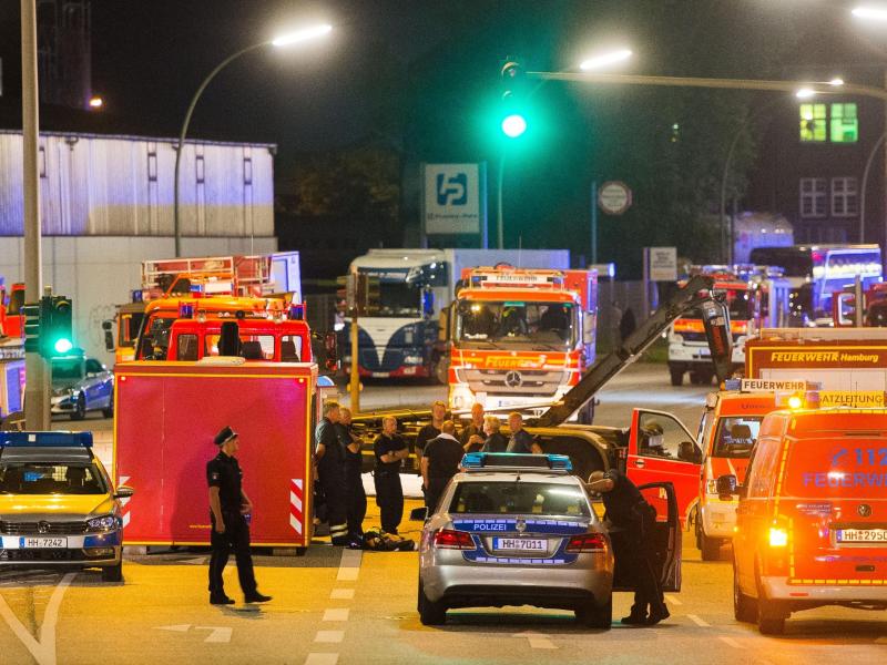 Chemieunfall in Hamburg: Ätzende Lauge ausgeströmt