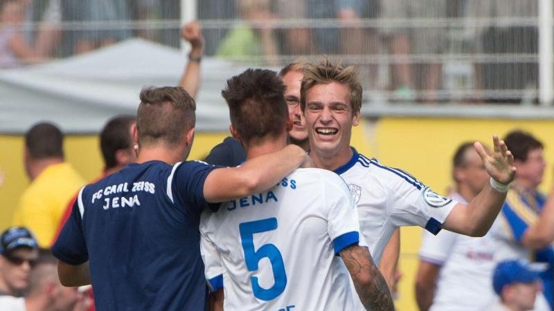 Hamburger SV scheitert im DFB-Pokal an Viertligist Jena