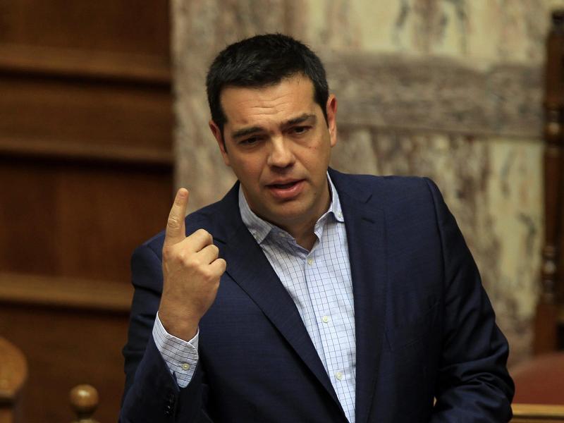 Tsipras stimmt Sparauflagen zu