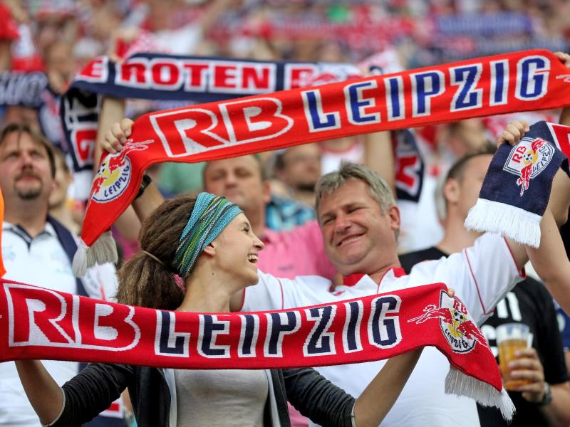 Kiez-Club St. Pauli fordert Leipziger Millionarios     