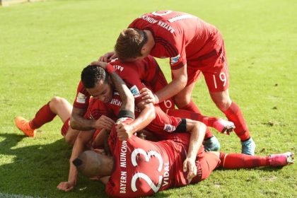 FC Bayern auch in Unterzahl nicht zu stoppen