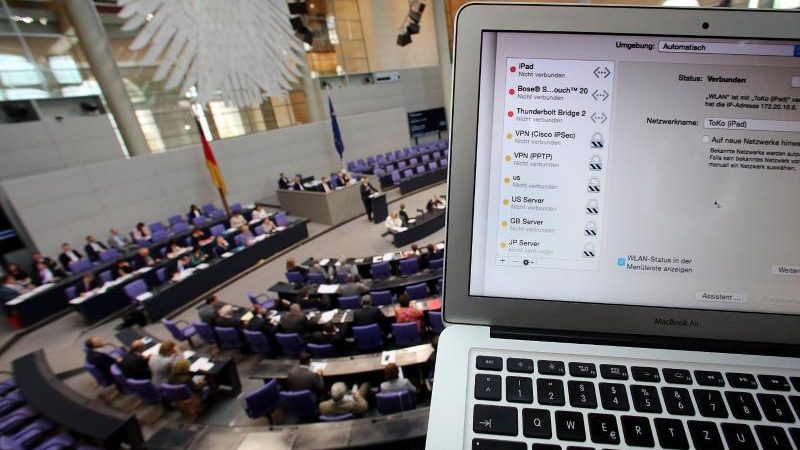 Bundestag fährt Computersystem wieder hoch