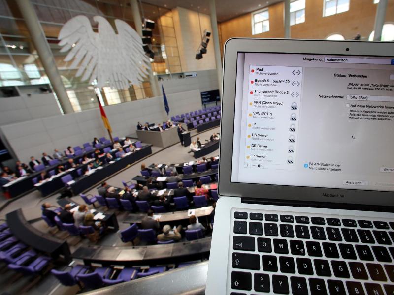 Bundestag fährt Computersystem wieder hoch