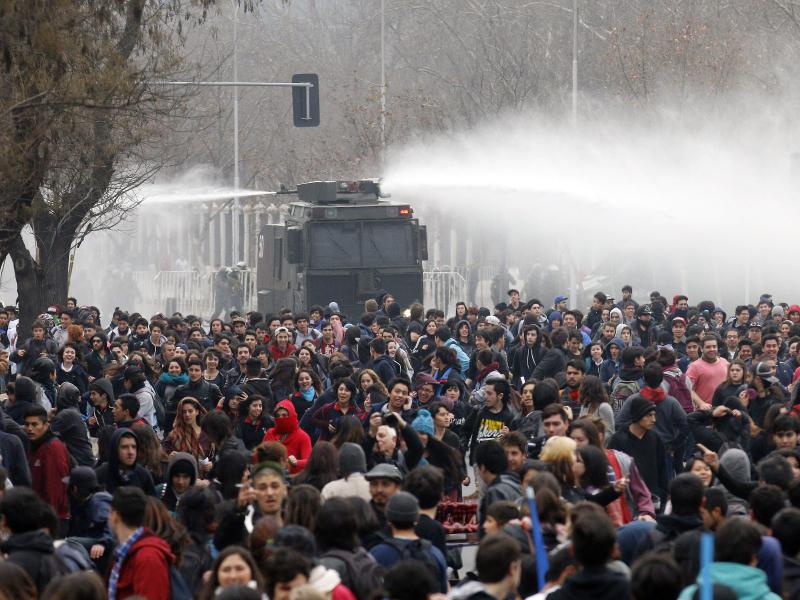 Studiengebühren abzuschaffen: 80.000 Teilnehmer bei Studentenprotesten in Chile
