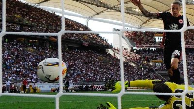 Vehs Frankfurter schießen Stuttgart mit 4:1 in die Krise