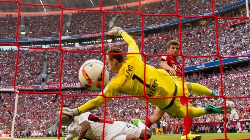 Jubilar Müller führt Bayern zum klaren Sieg gegen Bayer