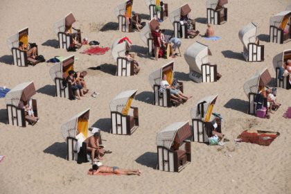 Meditation und Milchreis – Integration am deutschen Ostseestrand
