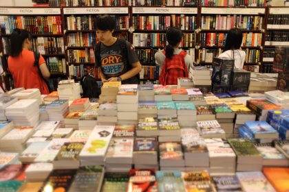 Cambridge-Studie: Bücher bringen beim Lernen Vorteile