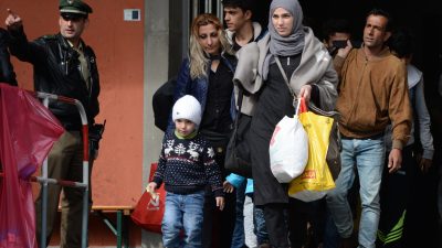 Seehofer zu Flüchtlingskrise: Deutschland kommt bald in „eine nicht mehr zu beherrschende Notlage“