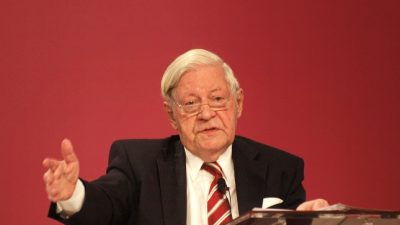 Chef-Kardiologe: Helmut Schmidt wird nicht mit dem Rauchen aufhören