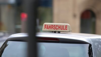 SPD will Führerscheinprüfung auf arabisch ermöglichen