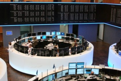 DAX am Mittag leicht im Minus